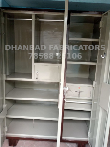 3 DOOR ALMIRAH INSIDE