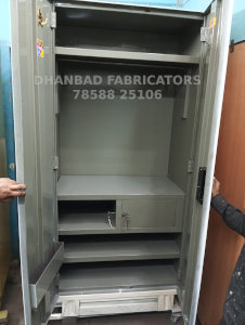 FULL WARDROBE ALMIRAH CHAMBERS